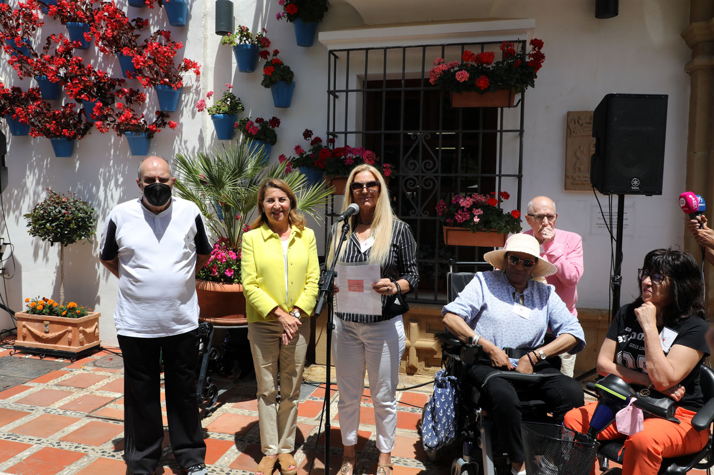 Marbella se suma a la celebración de Día Mundial de la Esclerosis Múltiple con la lectura de un manifiesto reivindicativo